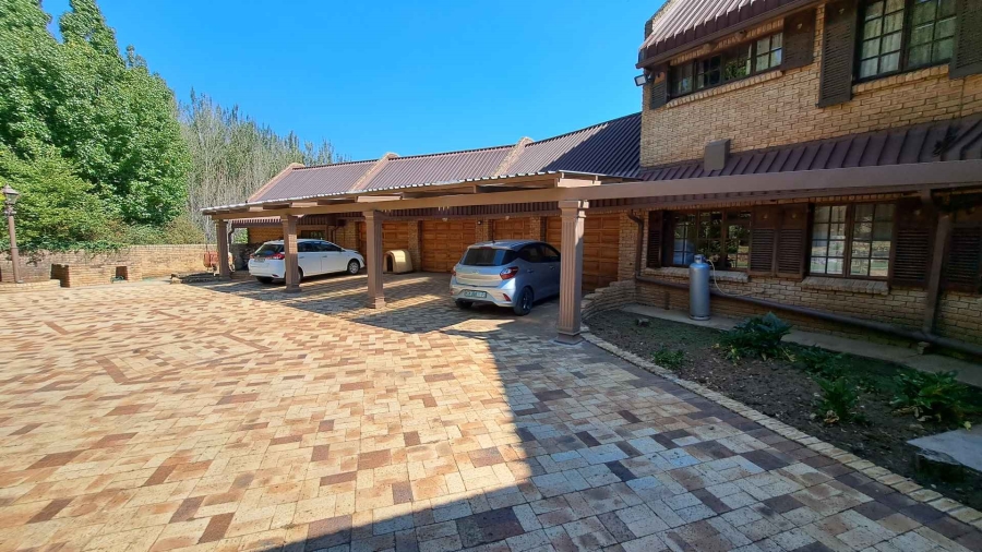 8 Bedroom Property for Sale in Clarens Free State